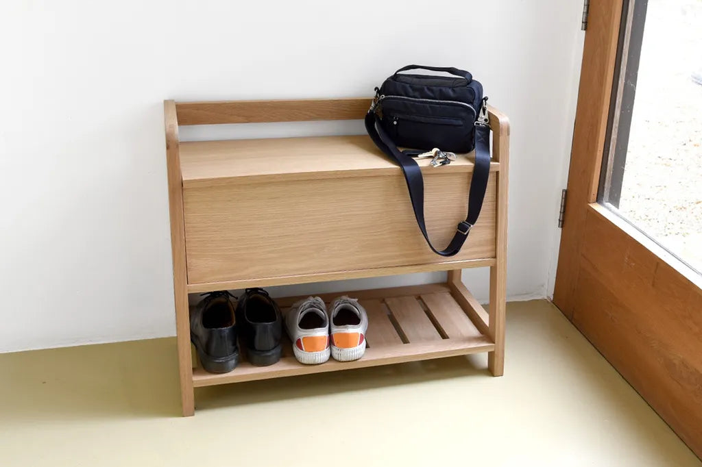 Oak Wood Shoe Cabinet With Storage Compartment And Bottom Shelf