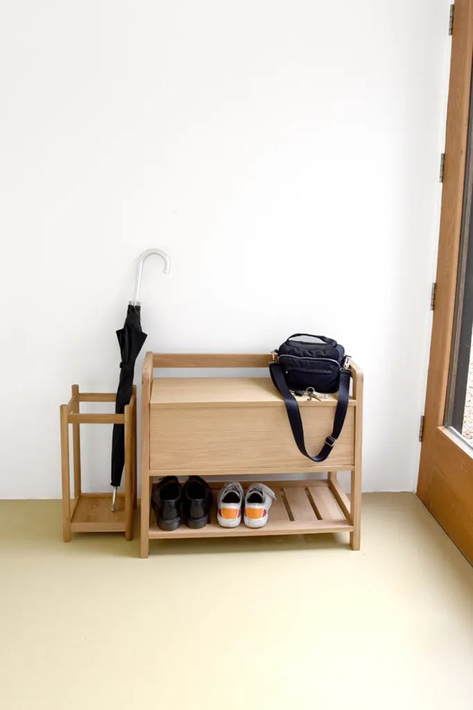 Oak Wood Shoe Cabinet With Storage Compartment And Bottom Shelf